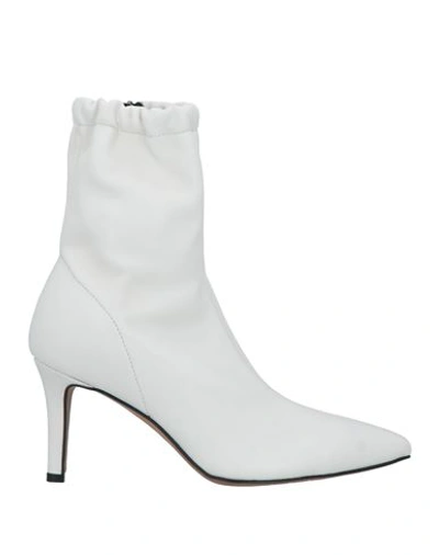 Shop Elena Del Chio Woman Ankle Boots Ivory Size 8 Soft Leather In White