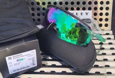 Pre-owned Oakley Encoder Strike 9235-0439 Sunglasses Gamma Green W/ Prizm Jade Vented