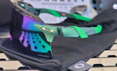Pre-owned Oakley Encoder Strike 9235-0439 Sunglasses Gamma Green W/ Prizm Jade Vented