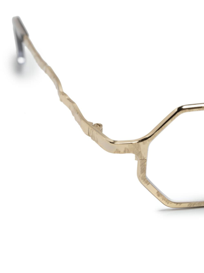 Shop Kuboraum Z19 Round-frame Glasses In Gold