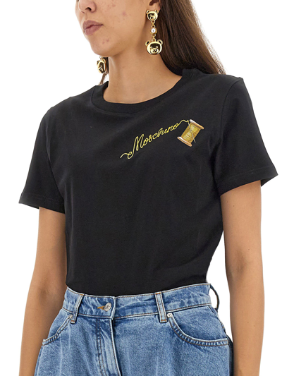 Shop Moschino Logo Print T-shirt In Nero