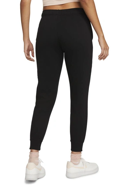 Nike Sportswear Club Fleece Joggers In Black