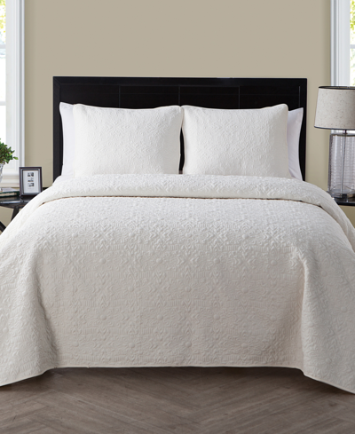 Shop Vcny Home Caroline Embossed 3-piece King Quilt Set In White