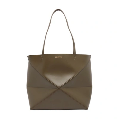 Loewe Puzzle Fold Medium Tote Bag In Shiny Leather In Dark_khaki_green