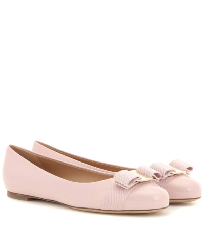 Ferragamo Varina Patent Leather Ballerinas In Pink Bon Bon/gold