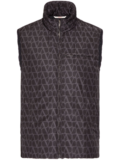 Shop Valentino Toile Iconographe Zipped Gilet In Black