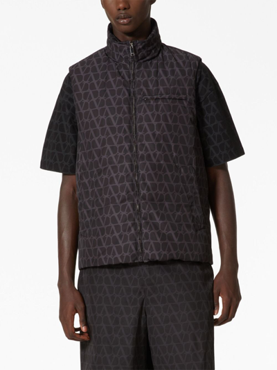 Valentino Men's Nylon Vest With Toile Iconographe Print In Black