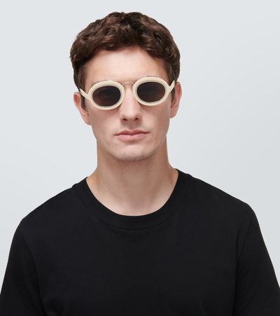Fendi Ovale Sonnenbrille Ff Around In White