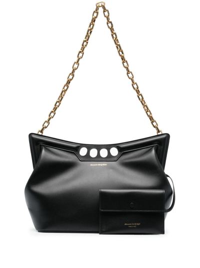 Shop Alexander Mcqueen The Peak Leather Shoulder Bag In Schwarz