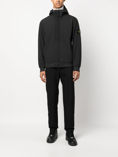 Stone Island Compass-patch Zip-up Hooded Jacket In Schwarz