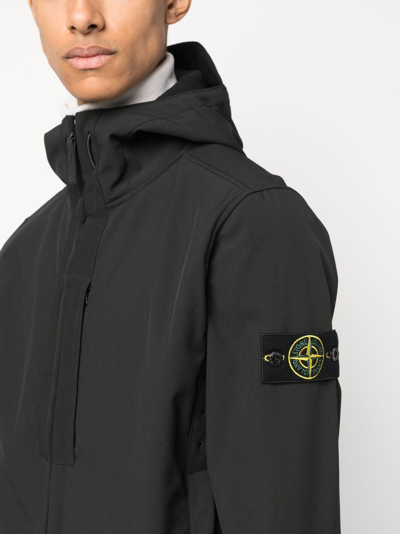Stone Island Compass-patch Zip-up Hooded Jacket In Schwarz