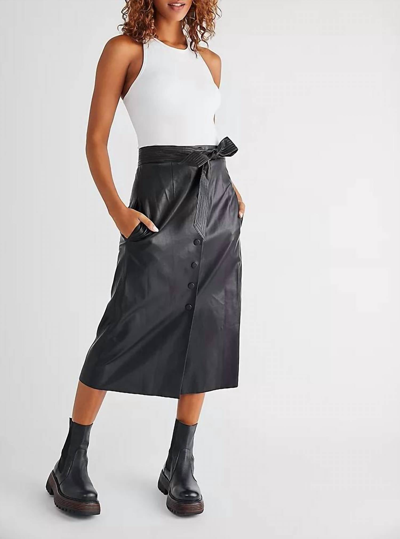 Shop Astr Lorette Skirt In Black