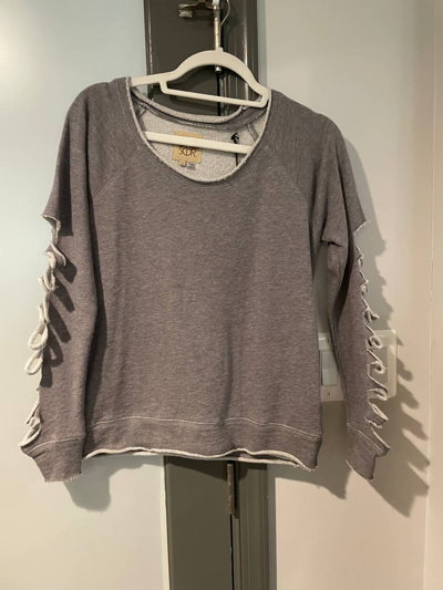 Shop Chaser Cashmere Fleece Vented Long Sleeve Raglan Pullover In Heather Grey