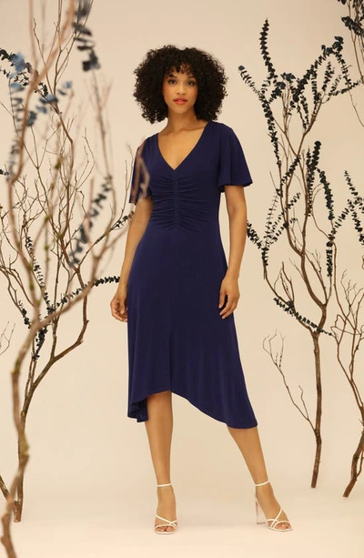 Maggy London Ruched Flutter Sleeve Midi Dress In Midnight
