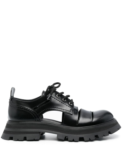 Shop Alexander Mcqueen Cut-out Leather Oxford Shoes In Schwarz