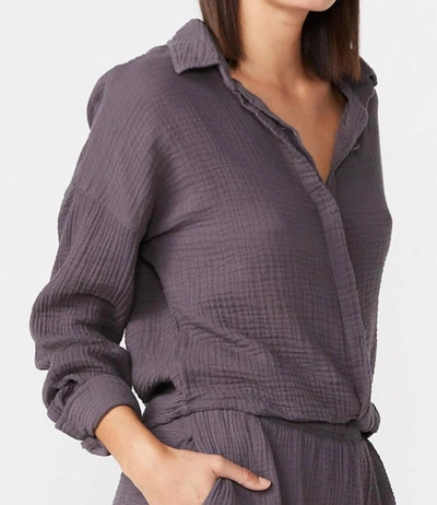 Monrow Relaxed Blouse With Twisted Front In Vintage Black