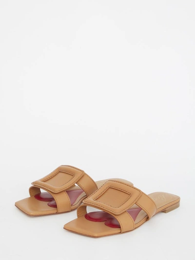 Shop Roger Vivier Leather Stitching Buck Sandals In Brown