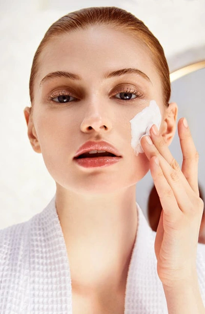 Clé De Peau Beauté Softening Cleansing Foam