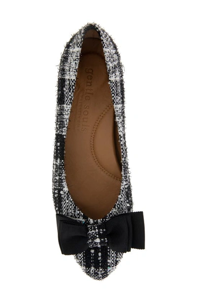 Gentle Souls By Kenneth Cole Atlas Flat In Black/ White Fabric