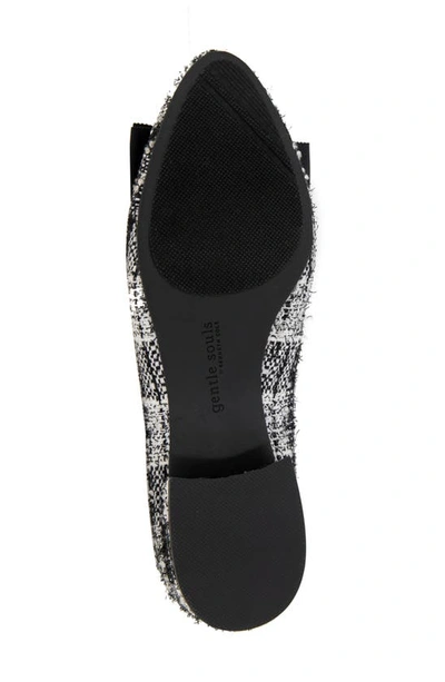 Gentle Souls By Kenneth Cole Atlas Flat In Black/ White Fabric