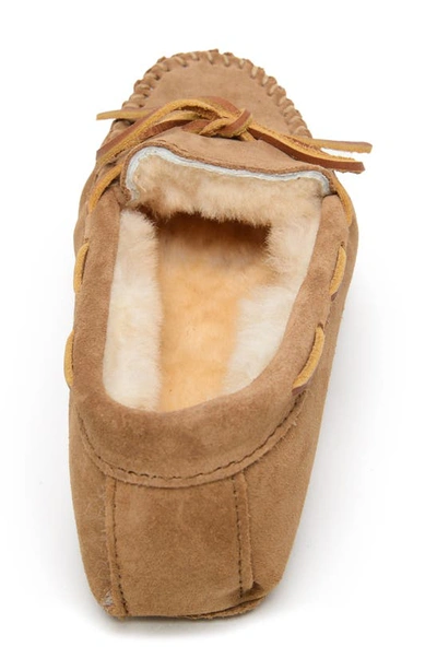 Minnetonka Genuine Shearling Softsole Slipper In Tan
