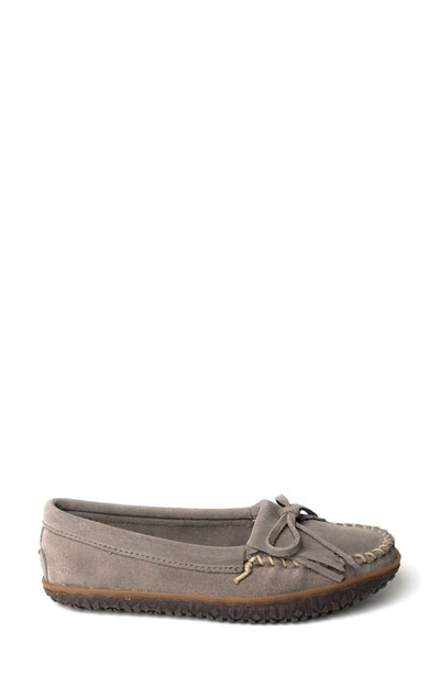Minnetonka Kilty Tread Slipper In Grey