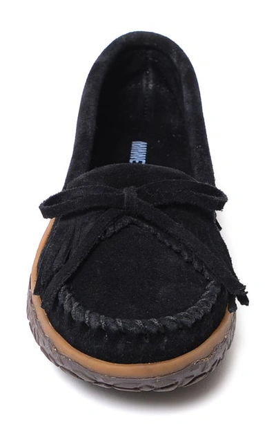Minnetonka Kilty Tread Slipper In Black