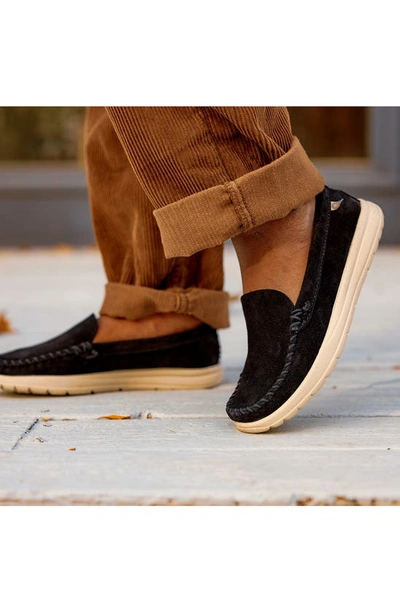 Minnetonka Discover Classic Slip-on Sneaker In Black