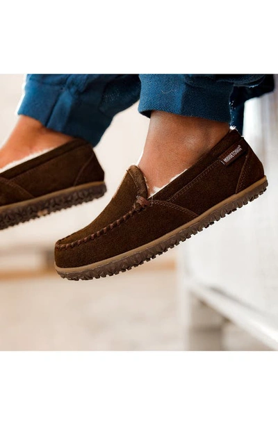 Minnetonka Tempe Moccasin Slipper In Chocolate