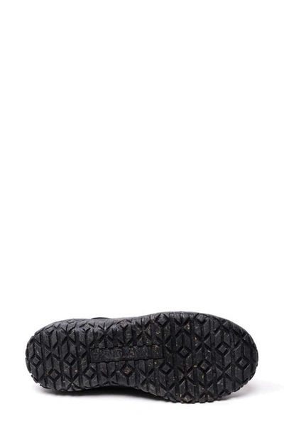 Minnetonka Tealey Bootie In Black