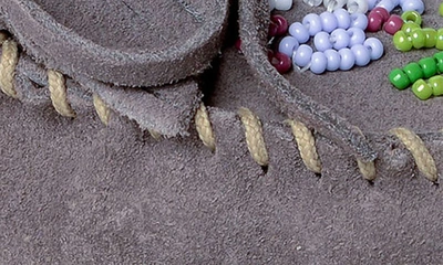 Minnetonka X Lucie Skjefte Ziigwan Waabigwan Slipper In Grey