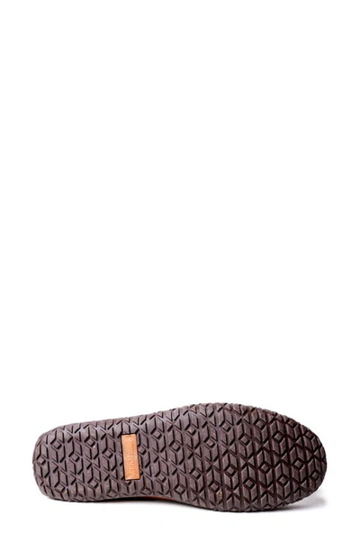 Minnetonka Tarik Slipper In Black