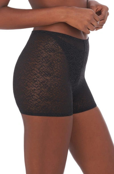 Shop Natori Pretty Smooth Shortlette In Black