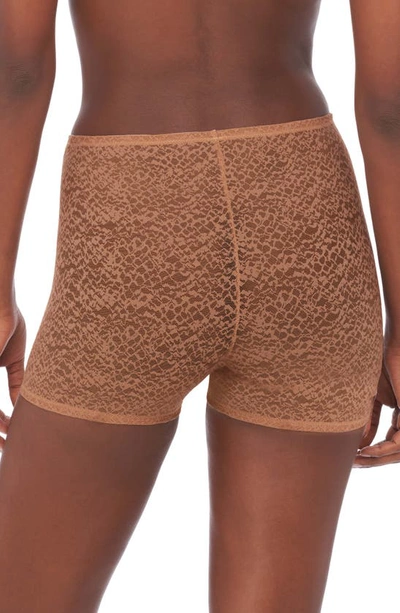 Natori Pretty Smooth Shortlette In Buff