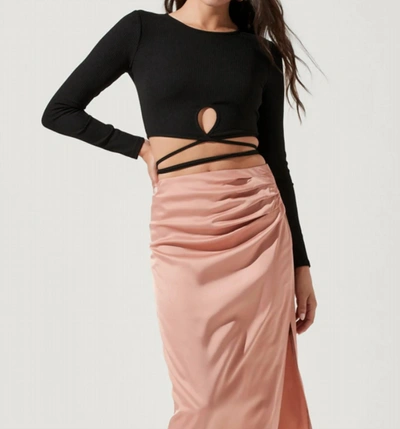 Astr Elania In Black