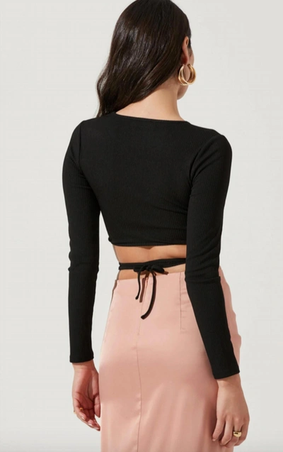 Astr Elania In Black