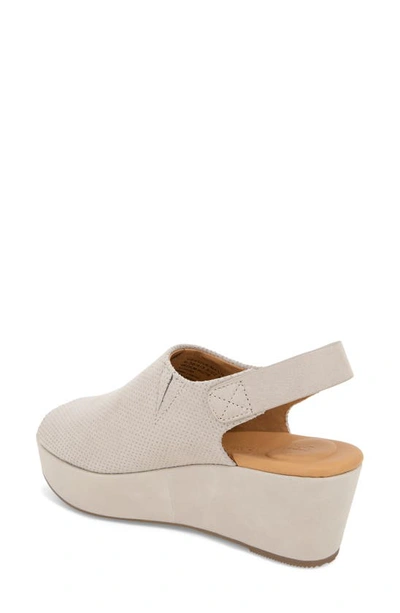 Gentle Souls By Kenneth Cole Nyssina Platform Slingback Sandal In Mushroom Nubuck