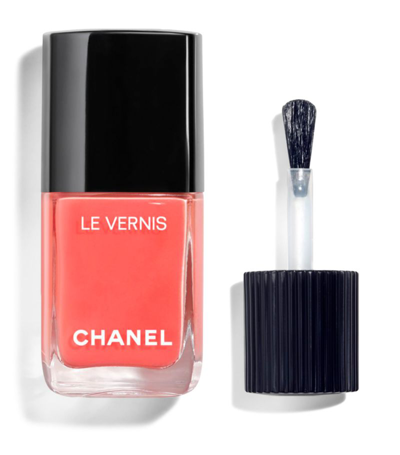 Shop Chanel (le Vernis) Longwear Nail Colour In Première Dame 121