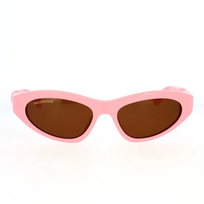 Balenciaga Logo Twisted Acetate Cat-eye Sunglasses In Pink