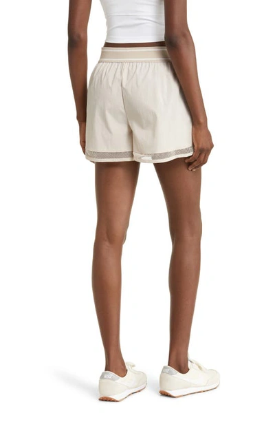 Zella Hybrid Ventilated Running/hiking Shorts In Grey Pebble