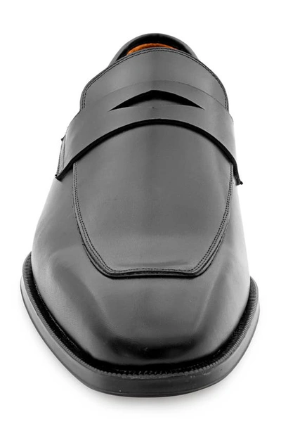 Mezlan Avenue Penny Loafer In Black