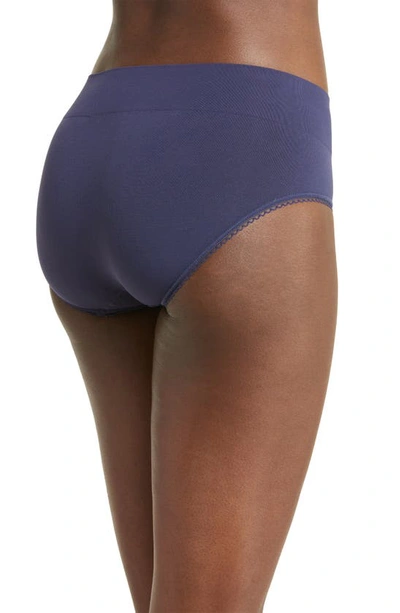 Wacoal Feeling Flexible Hipster Briefs In Eclipse