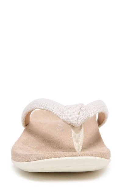 Vionic Mattie Flip Flop In Cream
