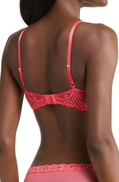 Shop Natori Feathers Plunge T-shirt Bra In Hibiscus