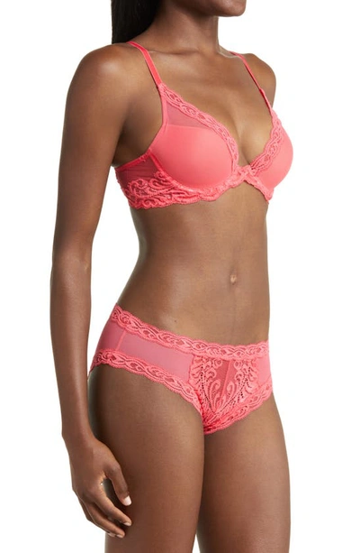 Shop Natori Feathers Underwire Contour Bra In Hibiscus