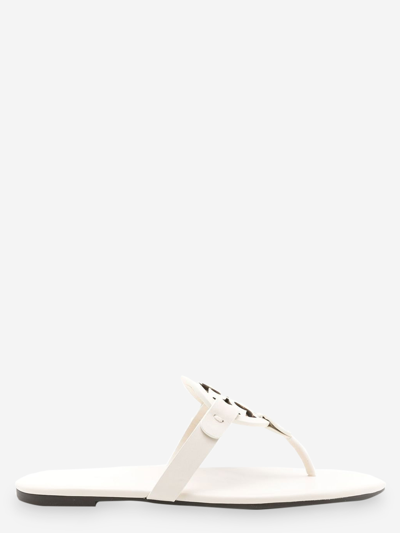 Shop Tory Burch Leather Flip-flops In White