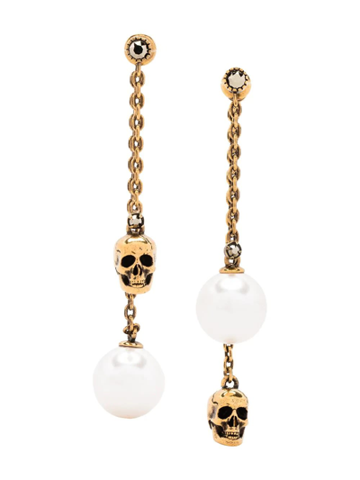 Shop Alexander Mcqueen Pearl-like Skull Chain Drop Earring In Antique Gold In Oro