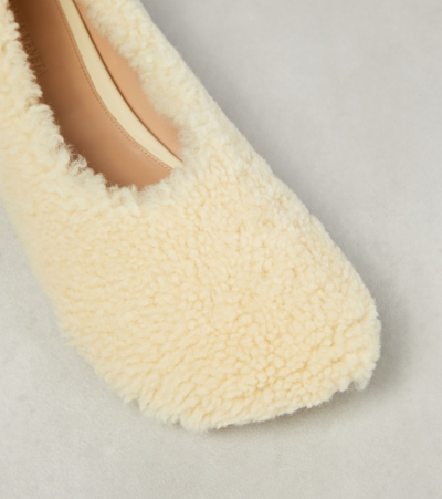 Bottega Veneta Atomic Shearling-trimmed Ballet Flats In Beige