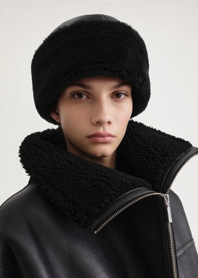 Totême Shearling Winter Hat Black In Black