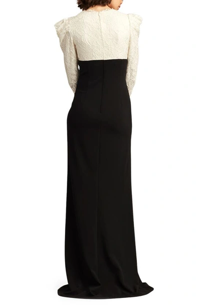 Tadashi Shoji Scallop Lace V-neck Long-sleeve Crepe Gown In Ivory/ Black